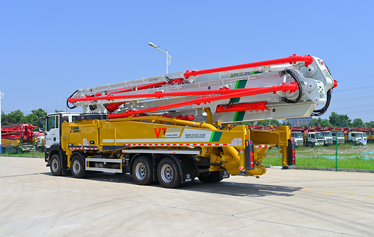 XCMG official new with sitrak chassis China 58m concrete pump truck HB58V price